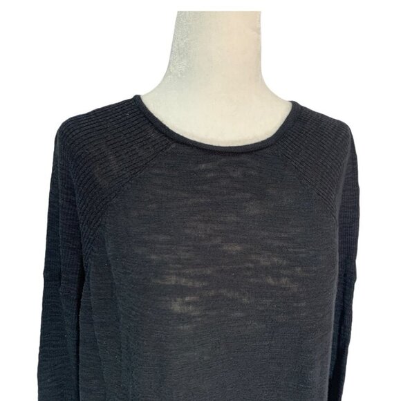 LE Chateau♠️Sweater Asymmetric Hem 3/4 Sleeve Black Pullover Lightweight Size XS - Picture 4 of 9